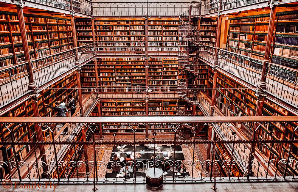 Amsterdam-Het-Scheepvaartmuseum-Bibliothek